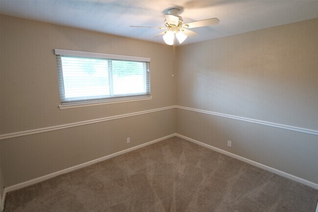 Building Photo - 5331 Inwood Dr