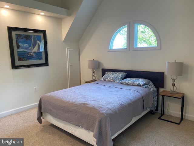 Building Photo - 1420 Riverside Dr