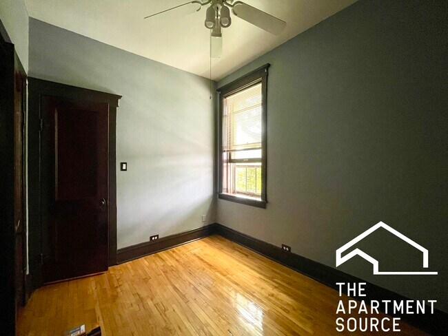 Building Photo - 3534 W Lyndale St