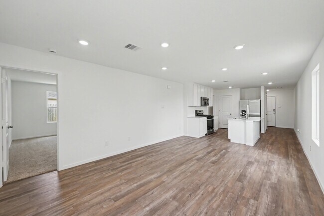 Building Photo - 40839 Hawthorne Glades St