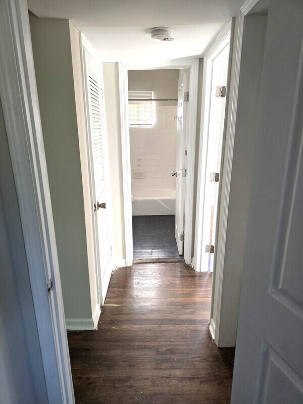 Building Photo - 1135 Sells Ave SW