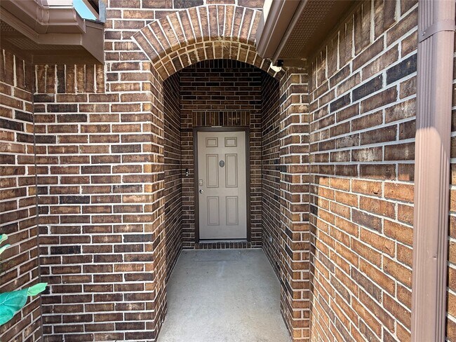 Primary Photo - 3310 Sumac Dr