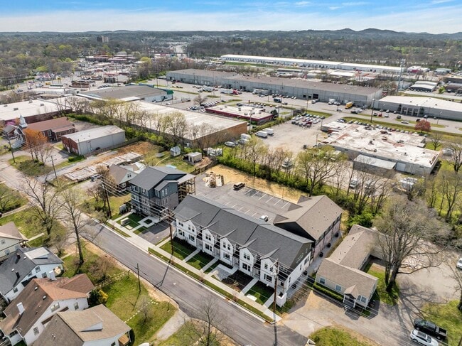 Building Photo - 425 Veritas St