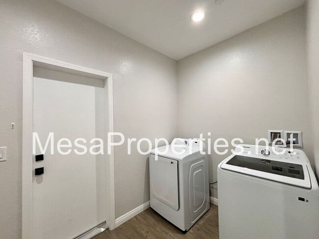 Building Photo - 13555 Sea Gull Dr