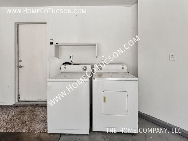 Building Photo - 6039 S Avenida Las Monjas