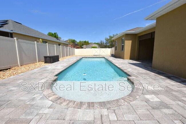 Building Photo - 1977 Wind Meadows Dr