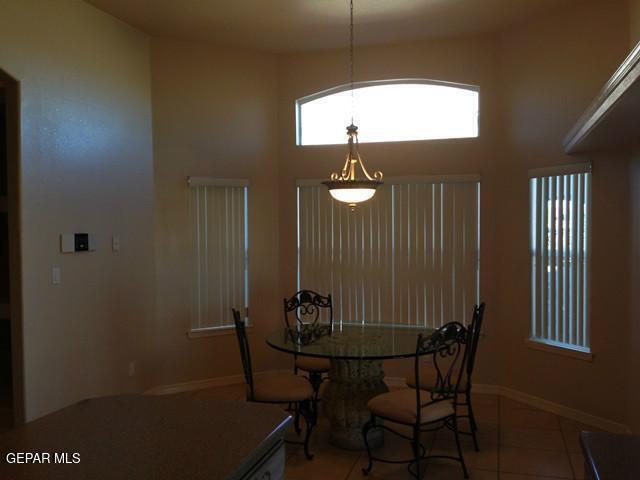 Building Photo - 1031 Los Moros Dr