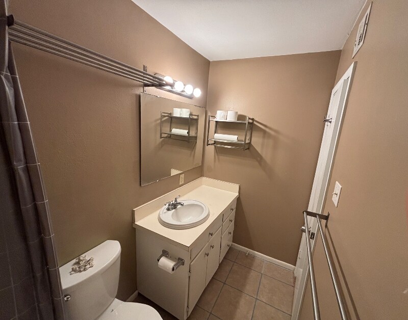 Building Photo - 2137 Branard St