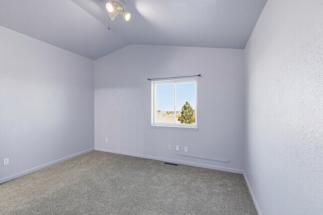 Building Photo - Acreage and Homestead - 3 Bed, 2 Bath Home available in charming quiet neighborhood in Elizabeth ...