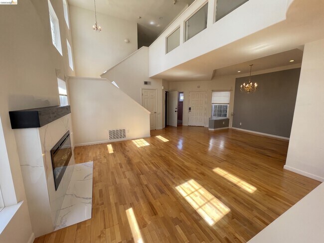 Building Photo - 70 Seabreeze Dr