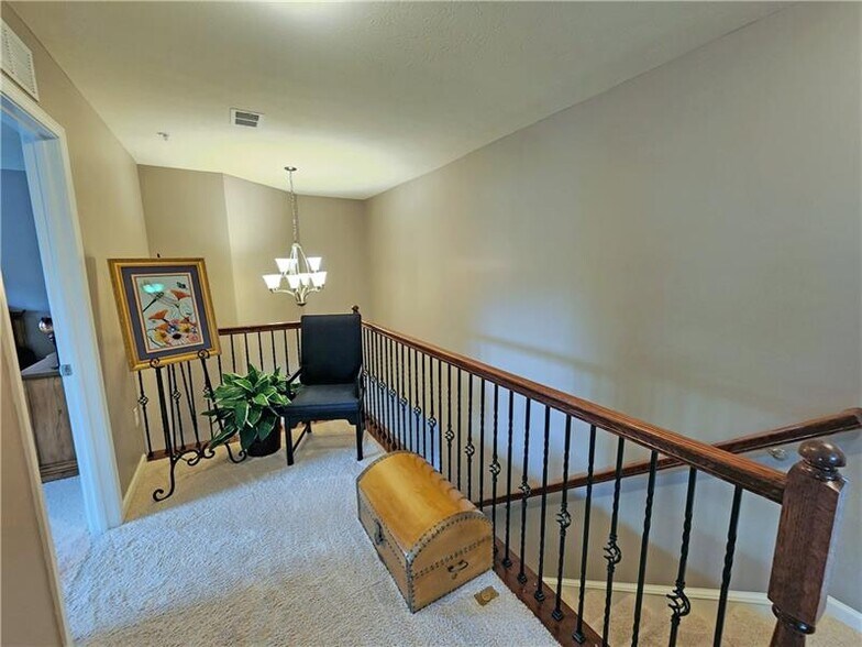 Building Photo - 718 Rosecliff Rd