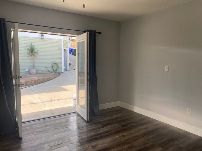 Building Photo - 10390 Don Pico Rd