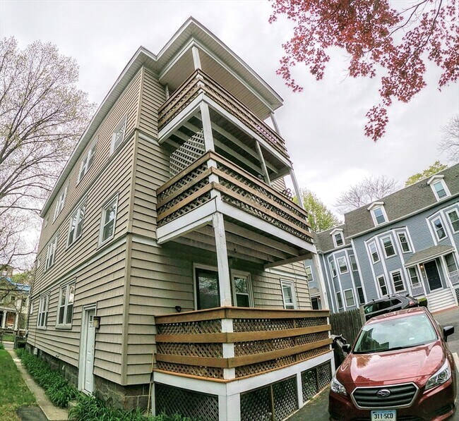 Building Photo - 298 Chestnut Ave