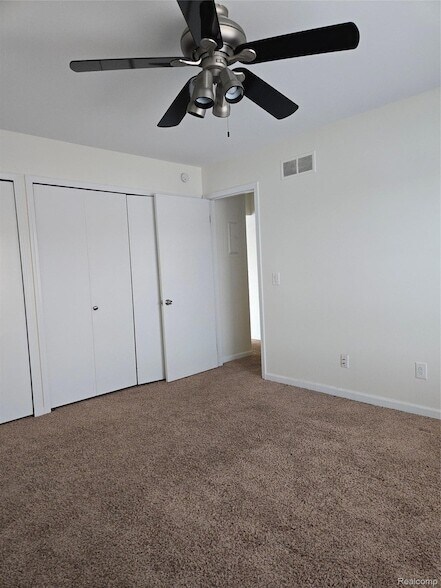 Building Photo - 1160 Catalpa Dr