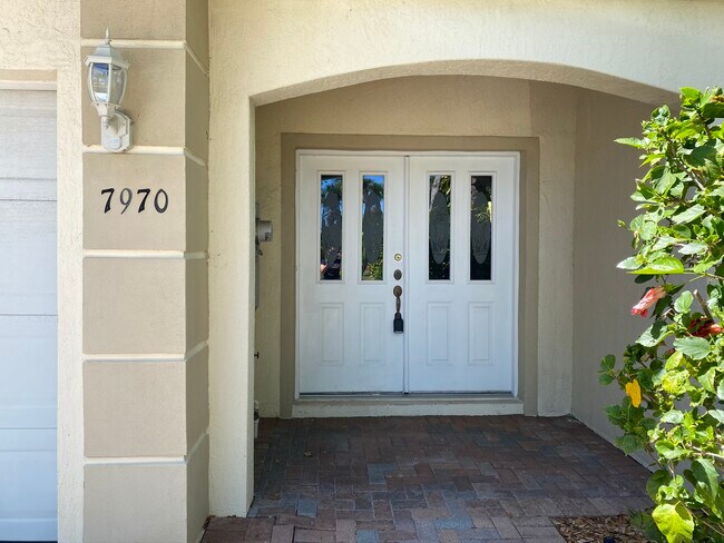 Primary Photo - 7970 Evelyn Ct