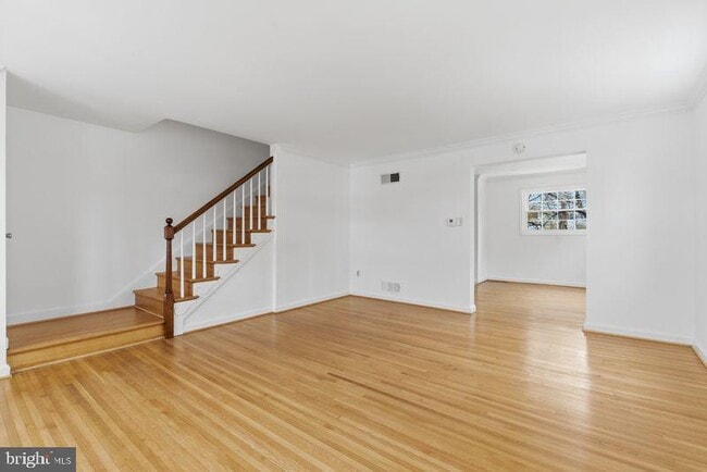 Building Photo - 4813 20th Pl N