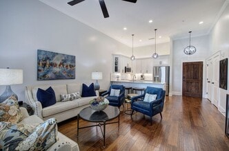 Building Photo - 1 E 3rd Ave