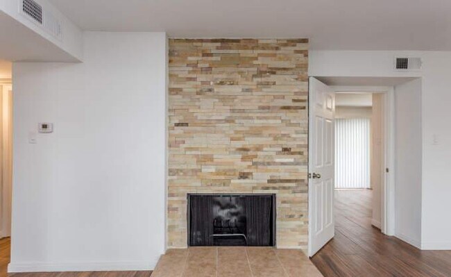 Building Photo - 1 bedroom in Kingwood TX 77339