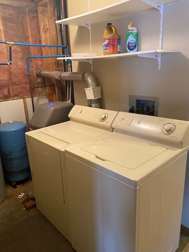 Building Photo - 4 Bedrooms, 2 Bathrooms Single Family Home in Pequot Lakes, MN w/2 car garage on the Whitefish Ch...