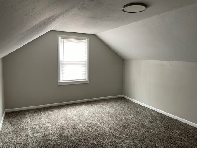 Building Photo - 1066 Northview Dr