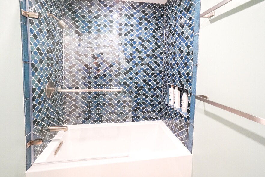 Building Photo - 48 Fales Ave