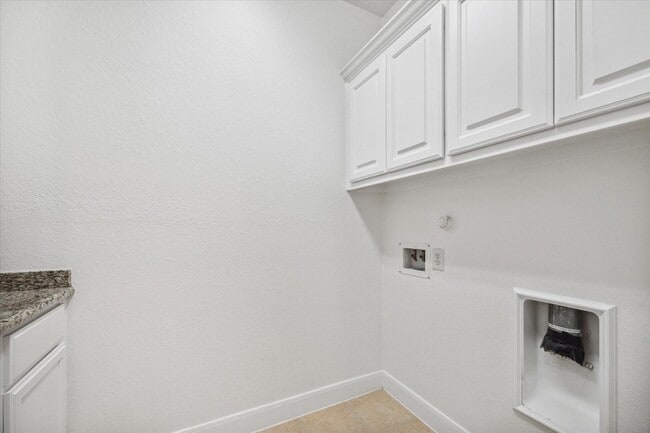 Building Photo - 95 N Mews Wood Ct