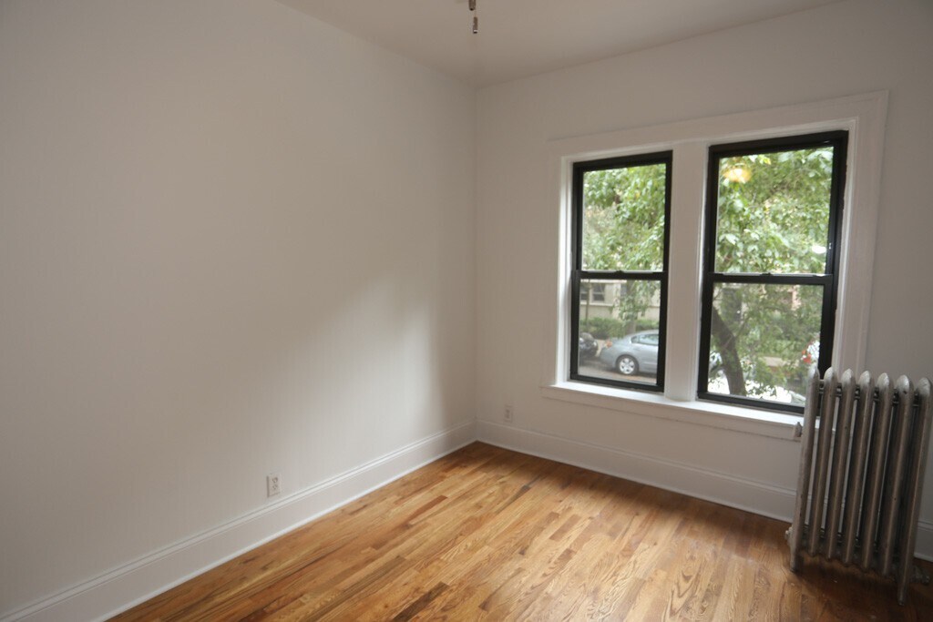 Building Photo - 622 W Stratford