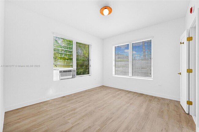 Building Photo - 641 10th St