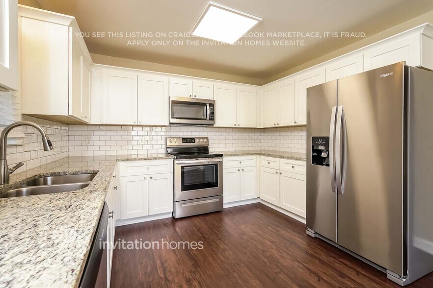 Building Photo - 2741 Bridgeport Dr