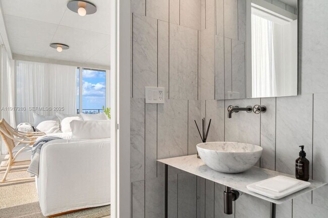 Building Photo - 4701 Meridian Ave