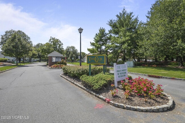 Building Photo - 237 Wycoff Way W