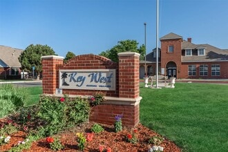 Building Photo - 1600 W Clements St