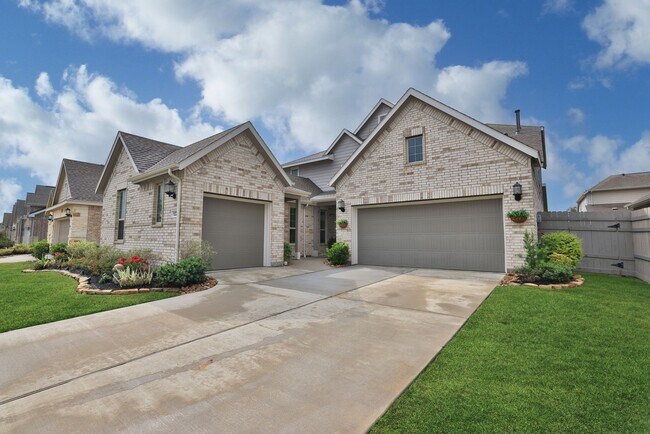 Building Photo - 18323 Tiger Flowers Dr