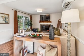 Building Photo - 832 Clifton Ave