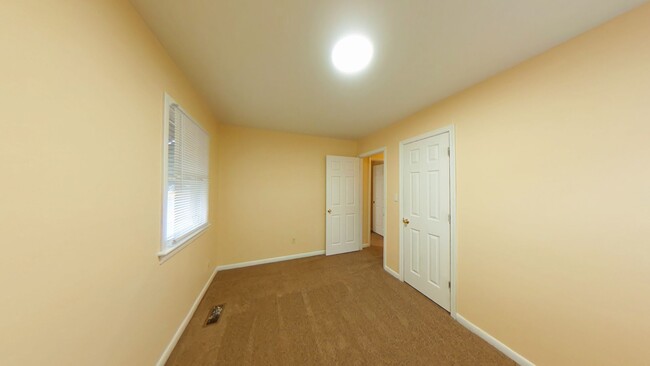 Building Photo - 3 Bedroom 1 Bath Rental Home in Newmarket ...
