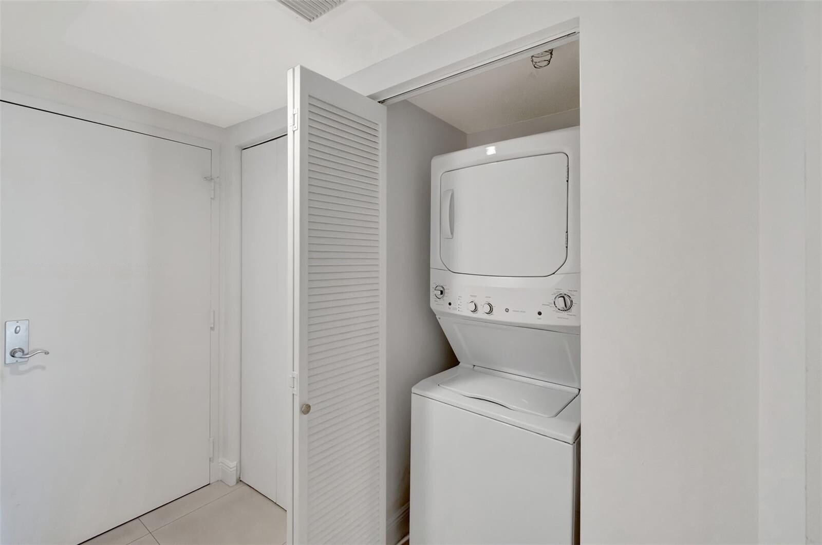 Building Photo - 185 SW 7th St