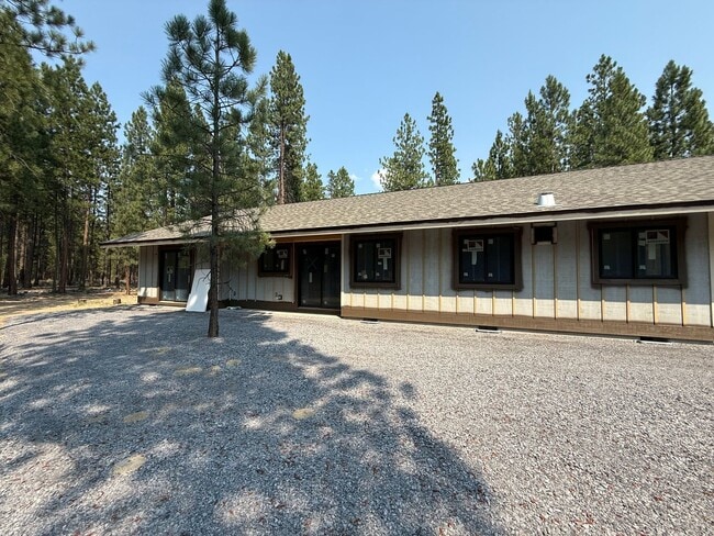 Building Photo - 153550 Little River Loop