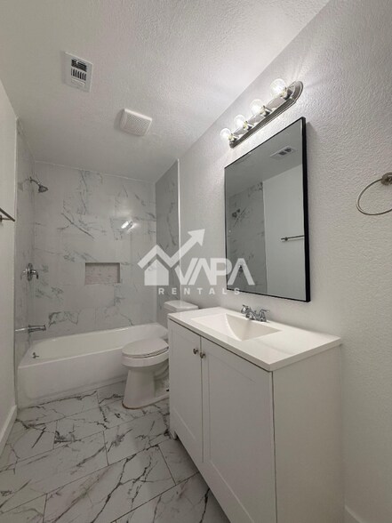 Building Photo - 7226 Bull Creek Dr
