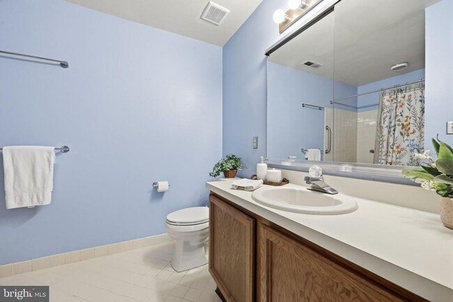 Building Photo - 3604 Waltham Ct