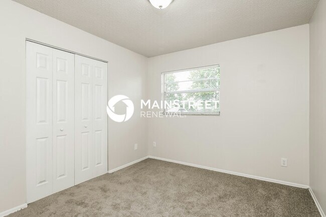 Building Photo - 3 Bedroom Pet-Friendly Home in WINTER HAVEN, FL with Main Street Renewal