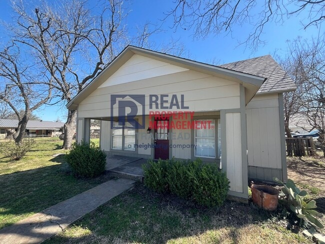 Building Photo - Charming 2-Bedroom Home for Rent in Tolar, TX!