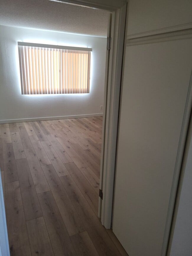 Building Photo - 4392 Green Ave