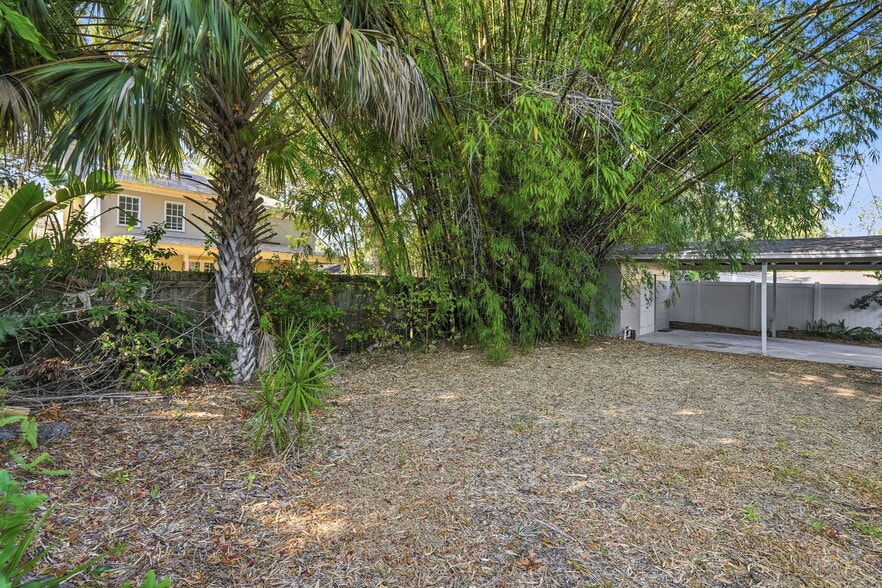 Building Photo - 2701 S Manhattan Ave