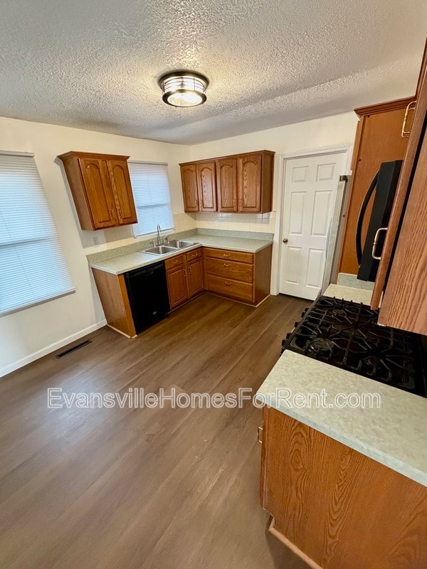 Building Photo - 2148 Waggoner Ave