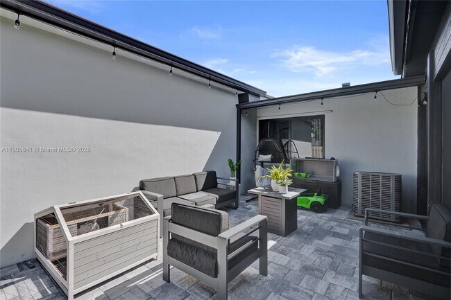 Building Photo - 9371 SW 185th Terrace