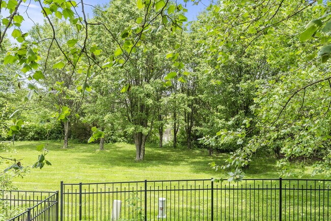 Building Photo - 777 Maidencane Dr