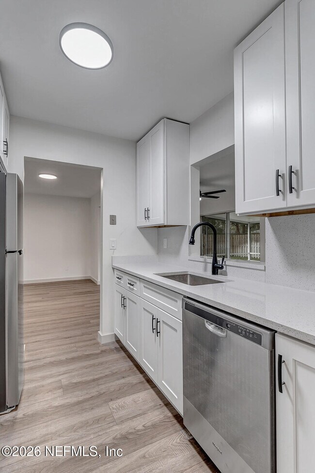 Building Photo - 407 Cassandra Ln