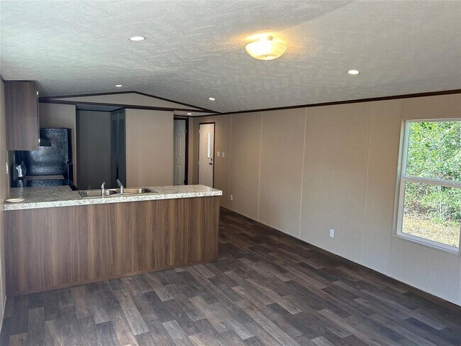 Building Photo - 258 Green Oaks Dr