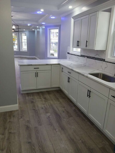 Building Photo - 938 Albany St