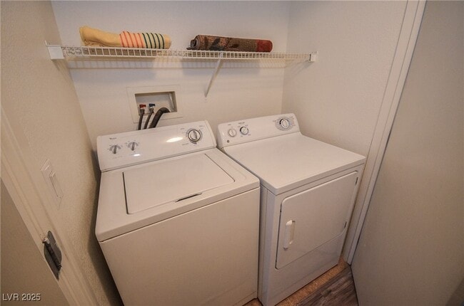 Building Photo - 50 Aura de Blanco St